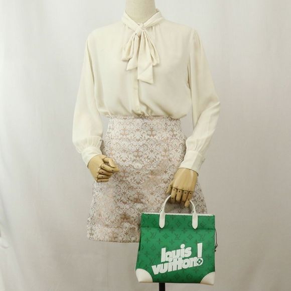 Louis Vuitton Litter Green Canvas Handbag (Pre-Owned) - Picture 5 of 11